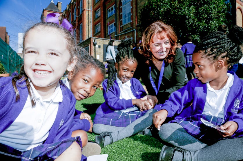 Award Winner Sheila Cohring and her pupils
